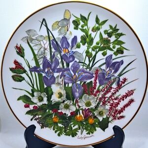 Wedgwood Franklin Porcelain Flowers of the Year "January" 1977 Plate ~ 10 5/8"